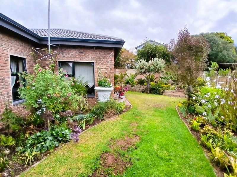 3 Bedroom Property for Sale in Stilbaai Wes Western Cape